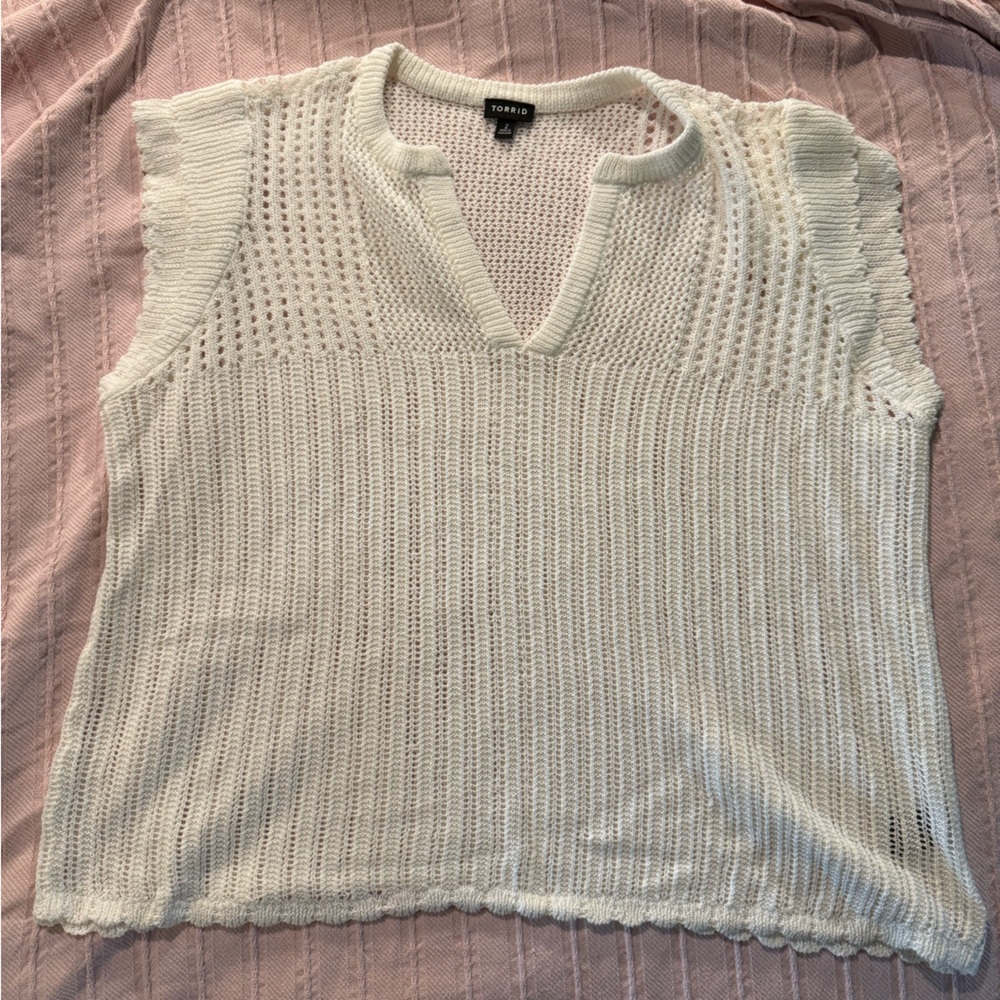 Ivory Textured Knit Top by Torrid